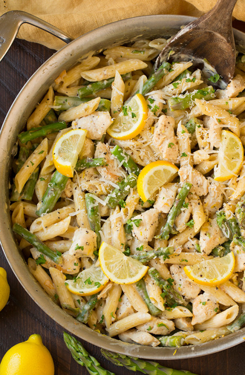 One pan creamy lemon pasta with chicken and asparagus