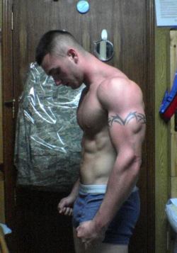 mascmenreblog:  More military men hot and hard!