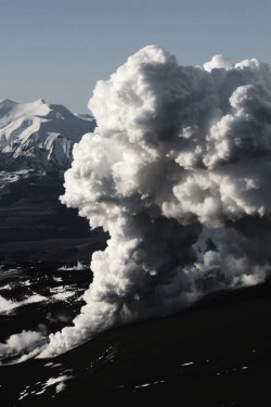 draftthemes: vistale:  Icelandic Volcano Eyjafjallajökull | via  Follow us on Instagram!!Follow us on Instagram!!Follow us on Instagram!! 