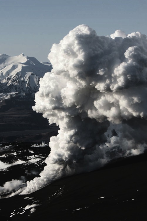 XXX draftthemes: vistale:  Icelandic Volcano photo