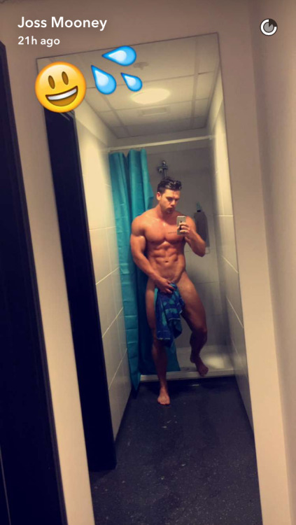 amazingmalenudity: Joss Mooney