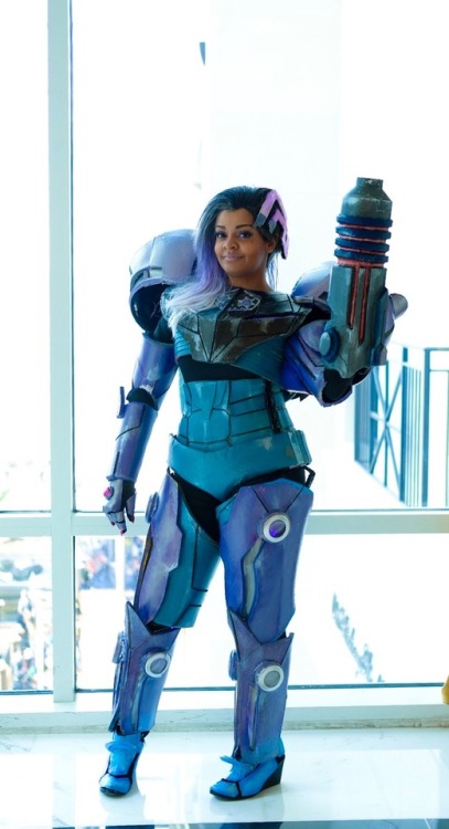 cosplayingwhileblack:  My original Sombrus, Overwatch/Metroid design! I post all my cosplay and progress on my instagram @phalafelcosplays  Cosplayer: @phalafelapprovesCharacter: SombraSeries: Overwatch/Metroid