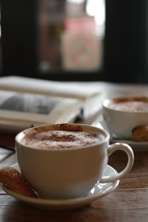 fhlorai: taylranne: Last week’s coffee date with my sister.  Impatiently waiting for Fall