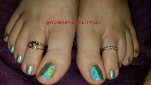 worship her toes