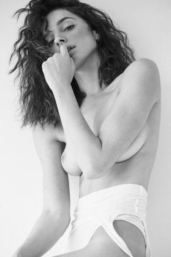 edtow:  Pilar Magro