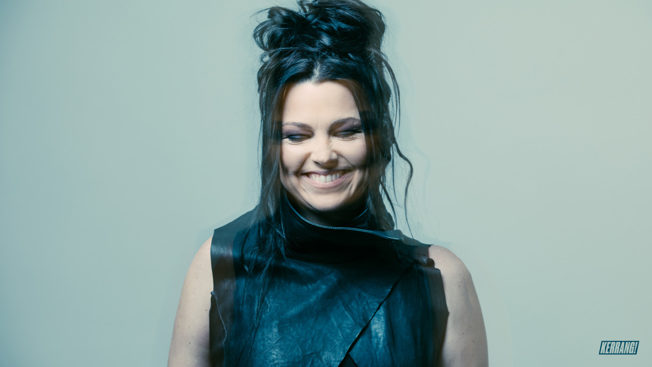 I needed to face the abyss head on”:... - Evanescence Türkiye Fan Website