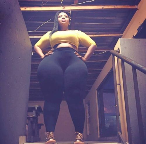 widehips-phatass:  Super thick thunder thighs &amp; #widehip