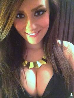 Cleavage Lover