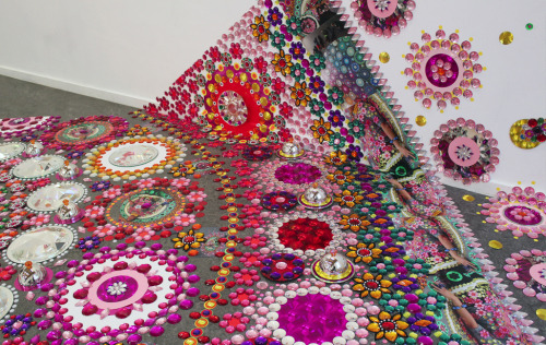 crossconnectmag: Kaleidoscopic Floor Installations Made of Mirrors, Crystals and Glass by Suzan Drum