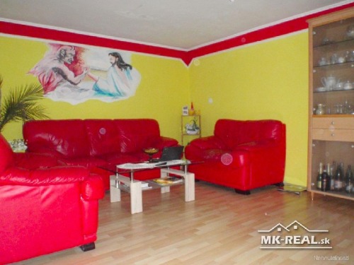 terriblerealestateagentphotos: “Which biblical scene should we paint on our livingroom wall?&r