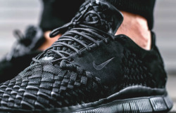 unstablefragments2:    Nike Free Inneva Woven II SP ‘Blackout’ (via Kicks-daily.com)  