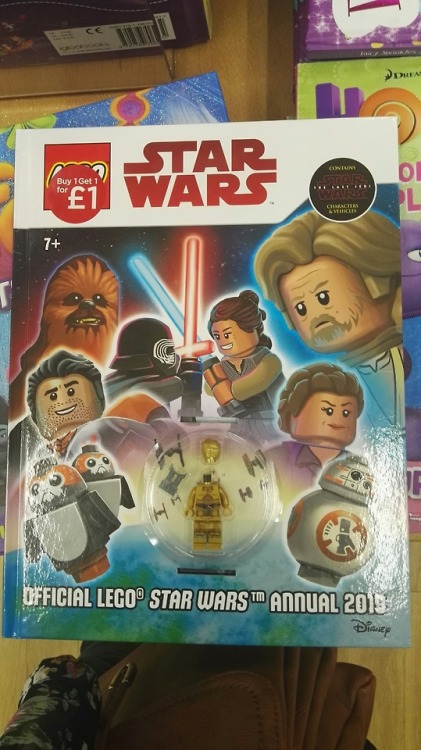 starwarsnonsense:That magic feeling when the Lego Star Wars Annual goes full Reylo.