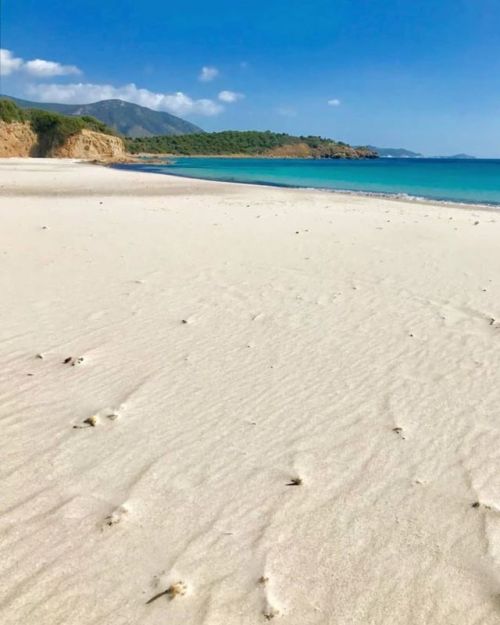 I colori di Portu Tramatzu, Teulada. Questa foto è di Cristina @crinta23 Mostrate la bellezza dei 