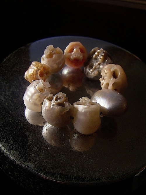 Shinji Nakaba (2012) - Hand-carved pearl I’m in awe. Pearls and art, some of my favourite things in the world.