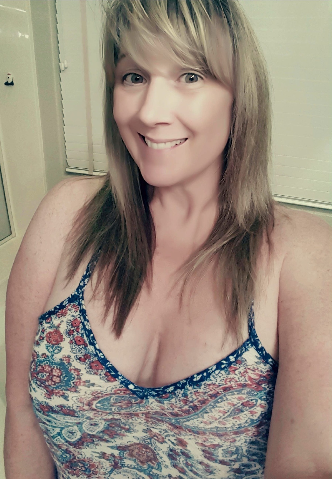 tracyxoxoxo:  Good Morning all you Amazing Sexy People of Tumblr 💋💋 Hope you
