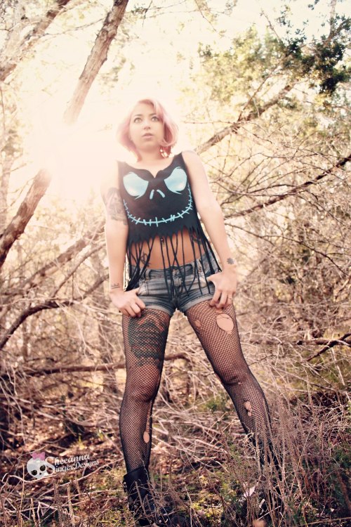 thealtmoddirectory:  Photo: Sheeanna Singer Designs (http://www.facebook.com/SheeannaSingerDesigns) Model: Hannah Santibanez (www.hannahsantibanez.tumblr.com, www.facebook.com/hannah.alt.model ) Top:  Sxc GRRRL Xcessories