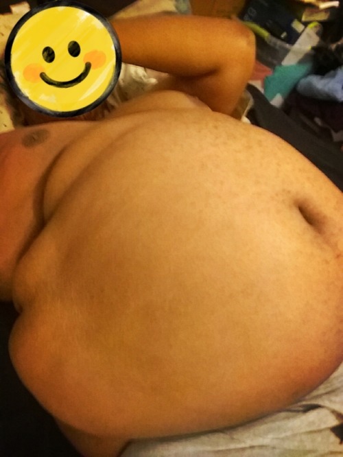 pandabaconpancakes: Mmmm, big belly My goodness