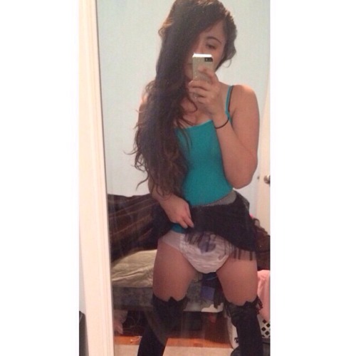 diaper-wet-pant-selfies:  More selfies 