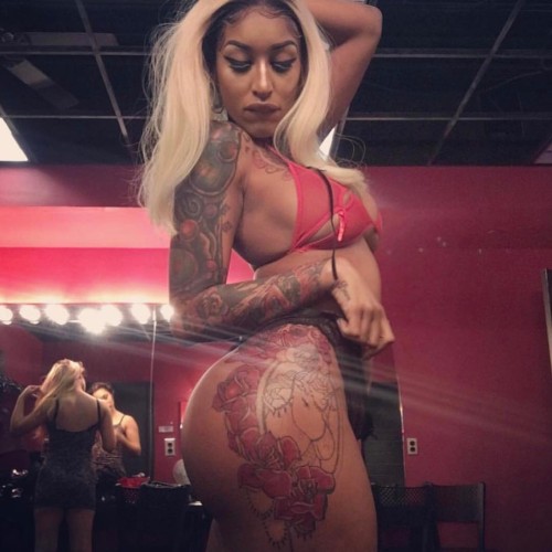 stripper-locker-room:  https://www.instagram.com/msjourniilove/