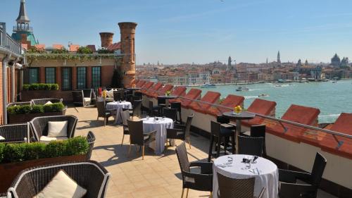  Hilton Molino Stucky, Venice, Italy One of the best rooftop bars in Europe! 