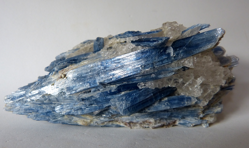 rockon-ro:    KYANITE (Aluminum Silicate) crystals with milky quartz from Minas Gerais, Brazil.   