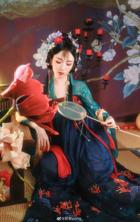 ziseviolet: Traditional Chinese Hanfu.