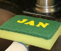 awesomeshityoucanbuy:  Calendar SpongeDid you know that dirty sponges are the number one source of bacteria in the household? It’s recommended that you replace a sponge after one month of regular use – so keep track of when each sponge needs replacing