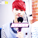 gr8u:  N → red hair 