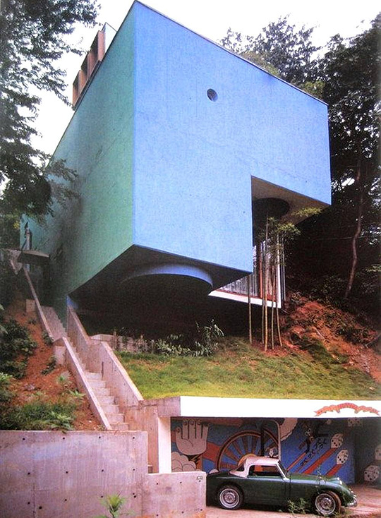 20aliens:  Blue Box House, Tokyo, by Mayumi Miyawaki, 1971.
