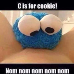 funwithcookie:  grin-n-sin:  LMAO!!!!!  Eat that coooookie!!  I&rsquo;ll eat it 4 breakfast lunch &amp; dinner