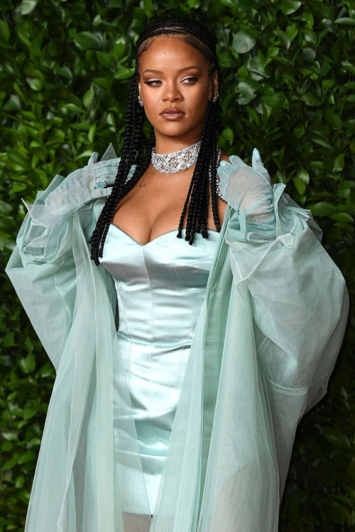 arielcalypso:    Rihanna at the British Fashion Awards (2019)