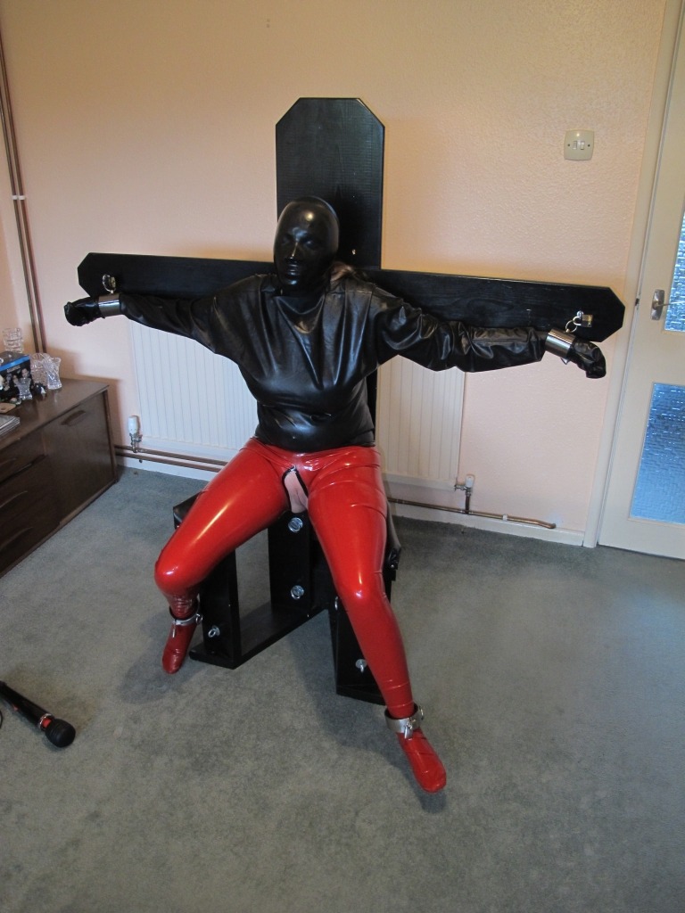 This is a great bondage chair.  Bondage and fetish images @  Art of Bondage