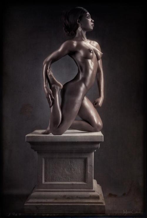 thornscribe:  Slave used as art piece