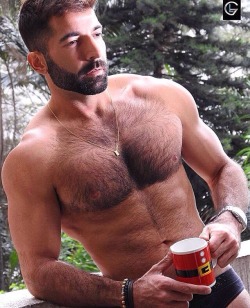 Hairy & Muscle Guys