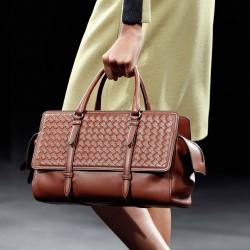 bottegaveneta:  A look at the bags from the Women’s FW15/16 show See all looks
