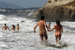 la alegría de bañarse desnudos http://blogzen00.tumblr.com/