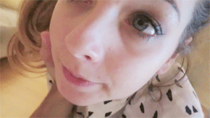 iheartzalfiee:ughadorkable:Alfie   stroking Zoe’s face     