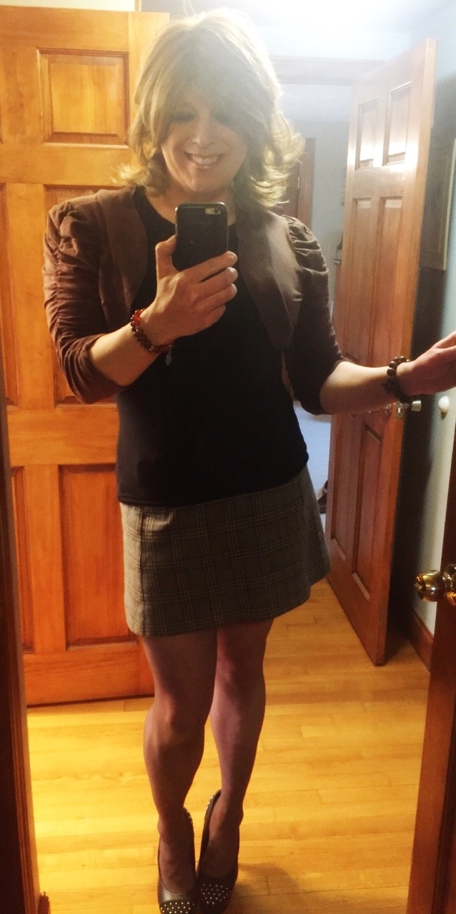 tanjatherusticgirl: thekatiec: Messy hair but awesome shoes. https://tanjatherusticgirl.tumblr.com/archive