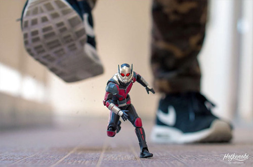 culturenlifestyle: Photographs That Show Action Figures Interacting with Everyday Objects Japan, Osa