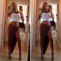 d0penati0n:  http://instagram.com/valeria_orsini   SEXY!