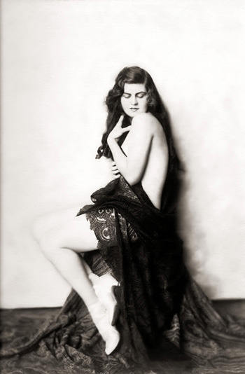 Porn obligeme:  Ziegfeld girls, 1920s  photos