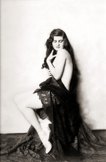 obligeme:  Ziegfeld girls, 1920s 