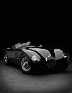   1951 Jaguar C Type…  Frakin gorgeous