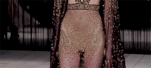 evermore-fashion:  Alexander McQueen Fall 2016 Ready-to-Wear Collection