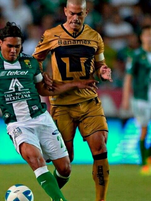 footbulging:  Dario Verón