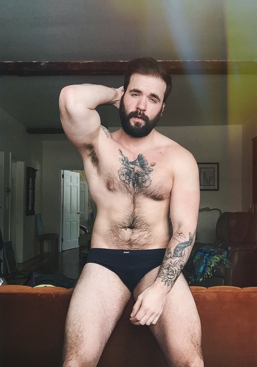 valykas:  valykas:  Oof.  My thighs look exceptionally big there.