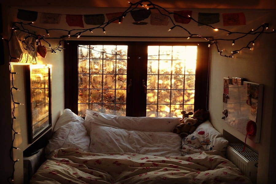 A super cosy bed nook. : r/pics