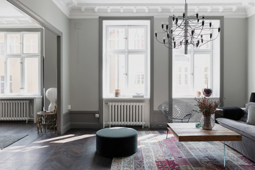 Grey Minimalism At Its Best | Stockholm, SwedenLayout: (Source: esny.se)