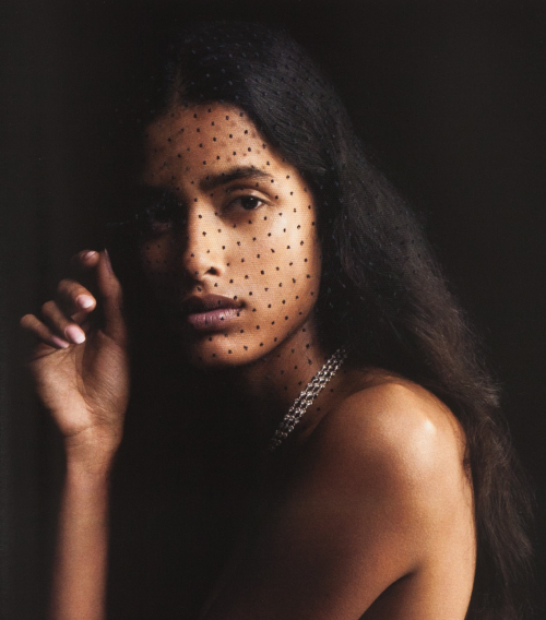 uogue:  Lakshmi Menon adult photos