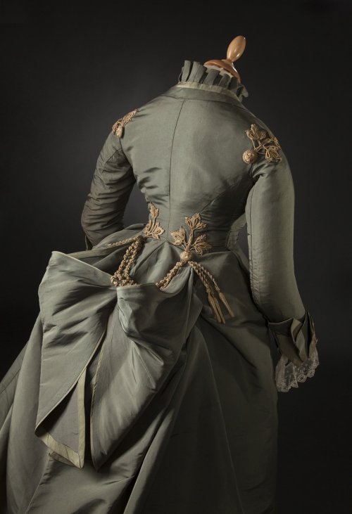 Worth afternoon dress ca. 1870-72From Tessier & Sarrou